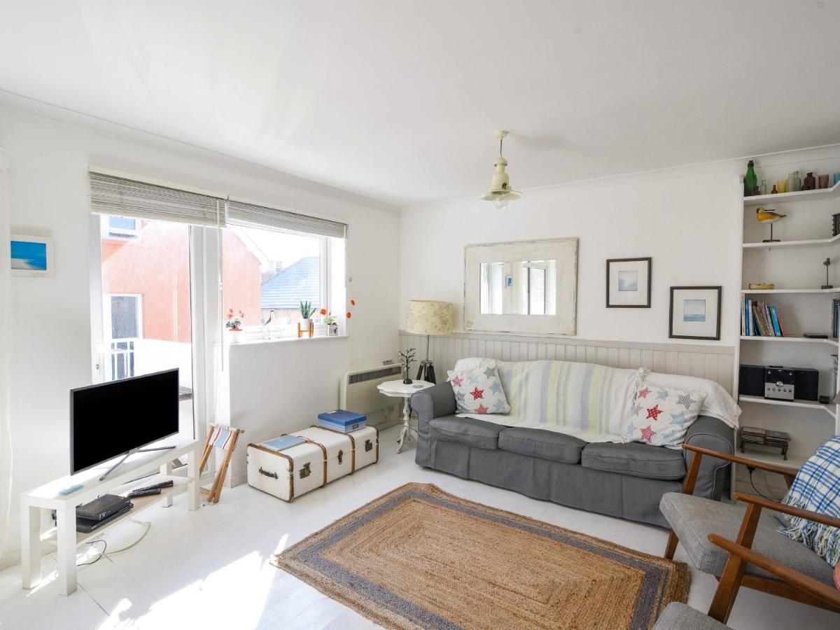 Apartment 1 Bay View Court