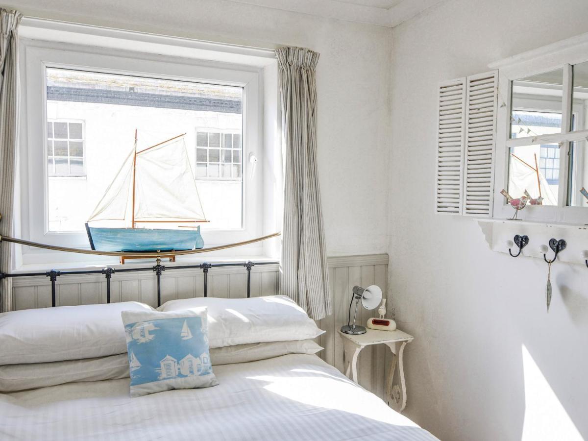 1 Bay View Court Apartment Lyme Regis